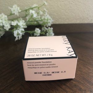 Mary Kay foundation powder in color beige .5